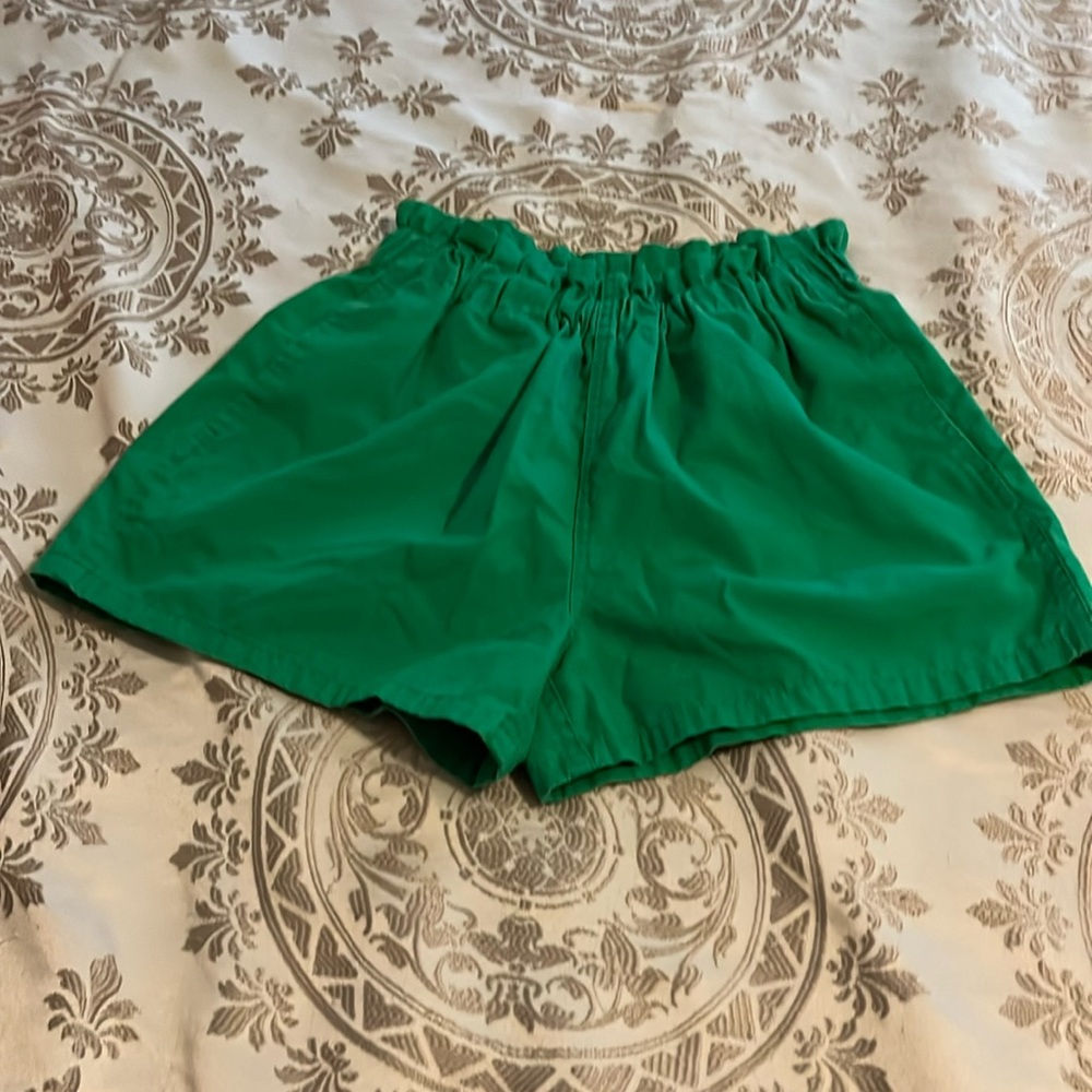 Urban Outfitters mom shorts, women’s size xs, green